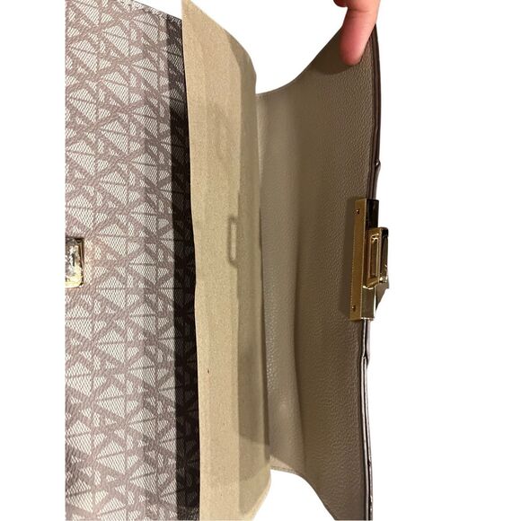 Anne Klein NWT beige purse - Picture 4 of 4